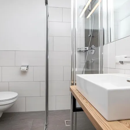 Apartment Souterrain 333 *